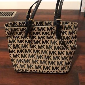Micheal Kors Purse